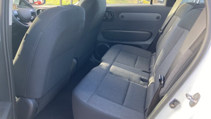 Hyundai INSTER 85kW 01 49kWh 5dr Auto Electric Hatchback - Image 16